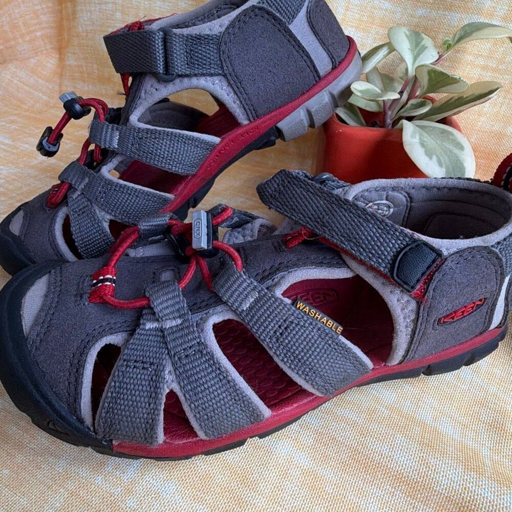 KEEN Seacamp II CNX Velcro Sandals Waterproof Sz 1